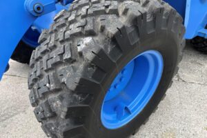 サムネイル: 平成17年　古河　ＦＬ305-3　スノースパイクタイヤ装着車　0.9㎥（車検令和8年2月）