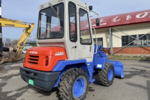 サムネイル: 平成9年　日立　LX20-3　0.4㎥　バケット幅157cm　使用時間1010時間
