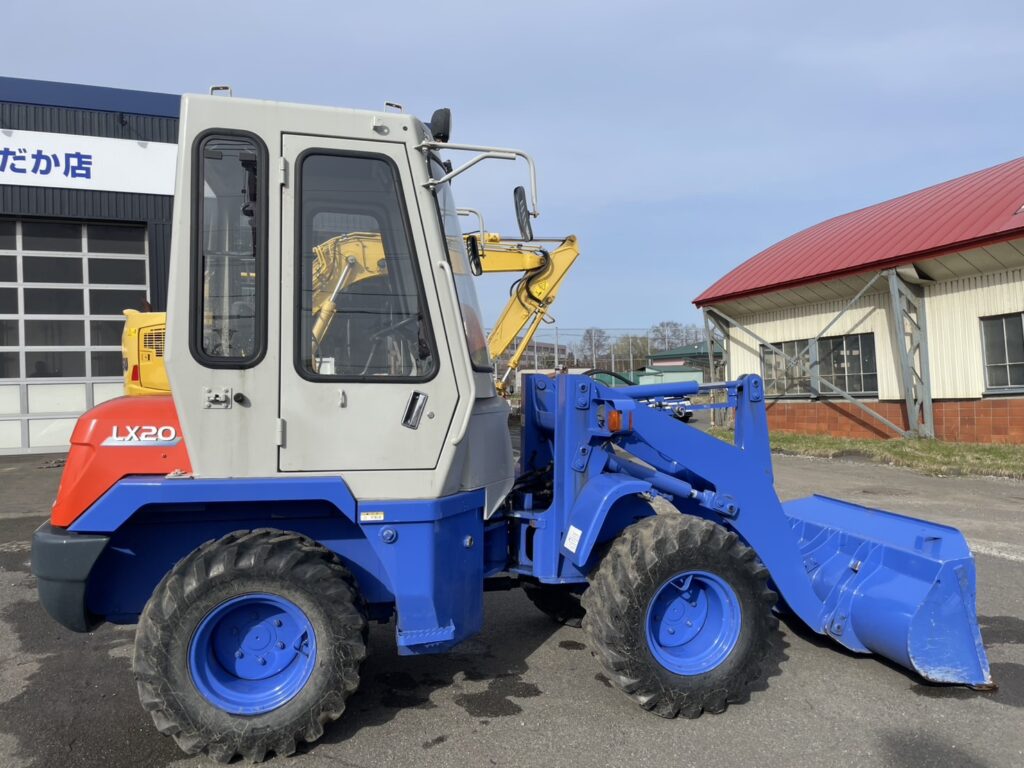 平成9年　日立　LX20-3　0.4㎥　バケット幅157cm　使用時間1010時間