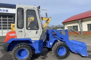 サムネイル: 平成9年　日立　LX20-3　0.4㎥　バケット幅157cm　使用時間1010時間