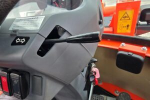 サムネイル: 平成30年　クボタ　R430M　0.4㎥　★使用時間641時間　チェーン付★