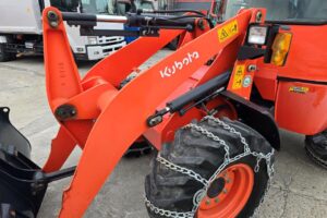 サムネイル: 平成30年　クボタ　R430M　0.4㎥　★使用時間641時間　チェーン付★