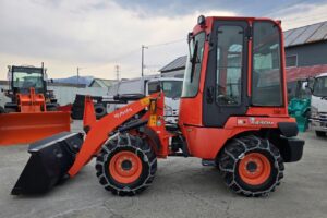 サムネイル: 平成30年　クボタ　R430M　0.4㎥　★使用時間641時間　チェーン付★