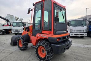 サムネイル: 平成30年　クボタ　R430M　0.4㎥　★使用時間641時間　チェーン付★