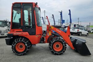 サムネイル: 平成30年　クボタ　R430M　0.4㎥　★使用時間641時間　チェーン付★
