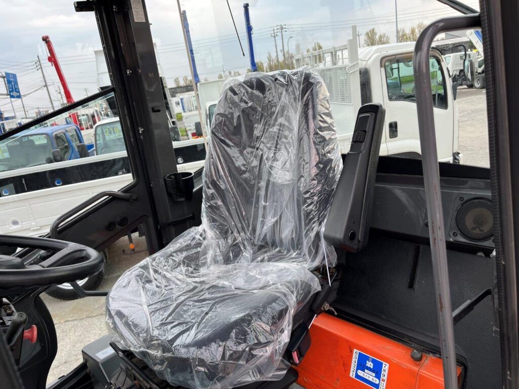 平成24年　日立　ZW80　0.9㎥　スノースパイクタイヤ装着車（車検令和8年9月）