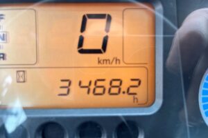 サムネイル: 平成24年　日立　ZW80　0.9㎥　スノースパイクタイヤ装着車（車検令和8年9月）