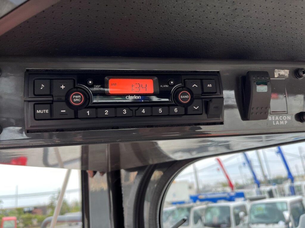 平成24年　日立　ZW80　0.9㎥　スノースパイクタイヤ装着車（車検令和8年9月）