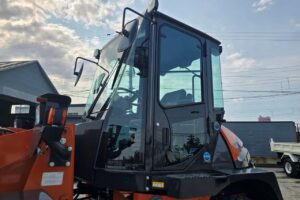 サムネイル: 令和6年　日立　ZW80S-5B　0.9㎥　ダブルヒーター仕様・スノースパイクタイヤ★使用時間105時間！★（車検令和8年11月）