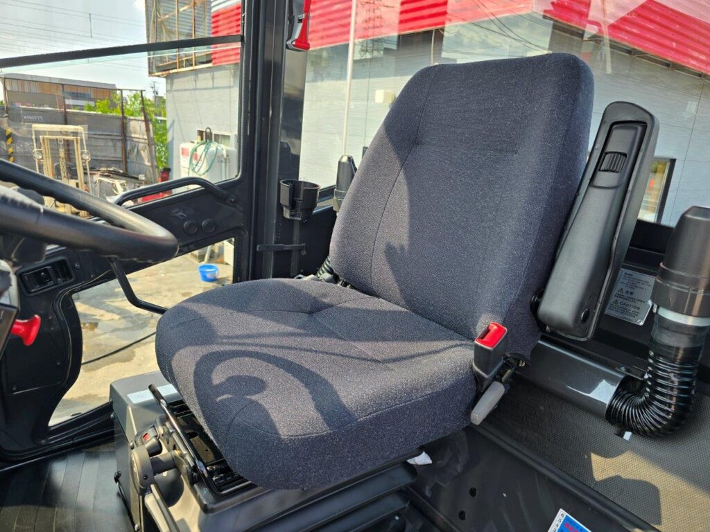 平成6年　日立　ZW80S-5B　0.9㎥　ダブルヒーター仕様・スノースパイクタイヤ★使用時間143時間！★（車検令和8年11月）