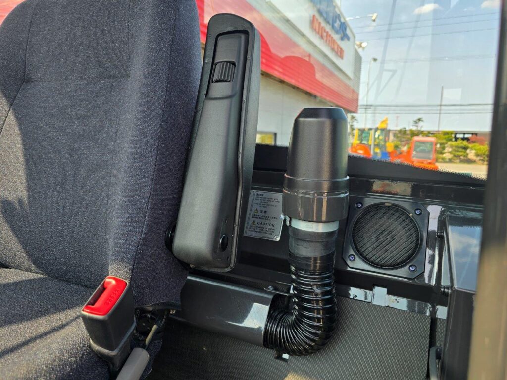 平成6年　日立　ZW80S-5B　0.9㎥　ダブルヒーター仕様・スノースパイクタイヤ★使用時間143時間！★（車検令和8年11月）