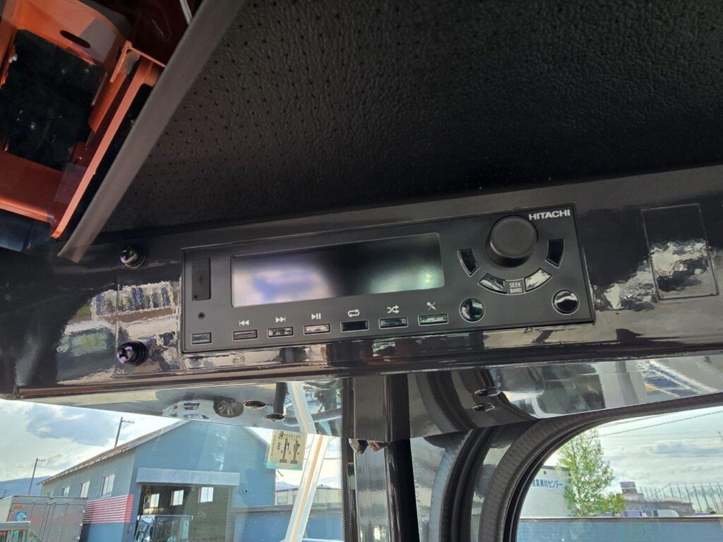 平成6年　日立　ZW80S-5B　0.9㎥　ダブルヒーター仕様・スノースパイクタイヤ★使用時間143時間！★（車検令和8年11月）