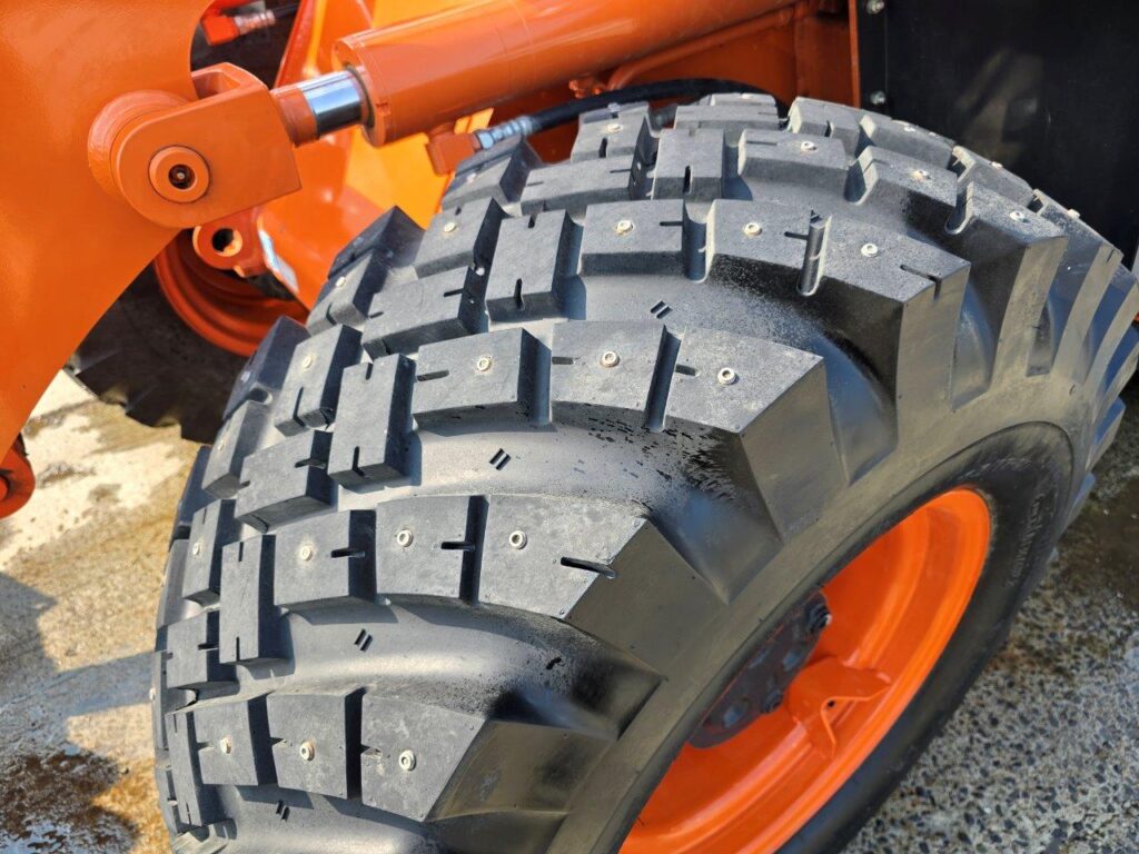 平成6年　日立　ZW80S-5B　0.9㎥　ダブルヒーター仕様・スノースパイクタイヤ★使用時間143時間！★（車検令和8年11月）