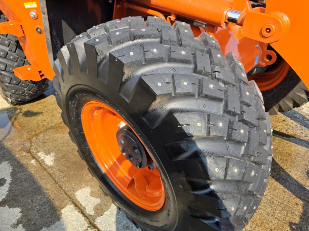 平成6年　日立　ZW80S-5B　0.9㎥　ダブルヒーター仕様・スノースパイクタイヤ★使用時間143時間！★（車検令和8年11月）