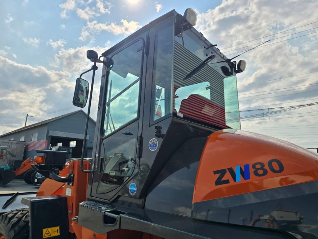 平成6年　日立　ZW80S-5B　0.9㎥　ダブルヒーター仕様・スノースパイクタイヤ★使用時間143時間！★（車検令和8年11月）