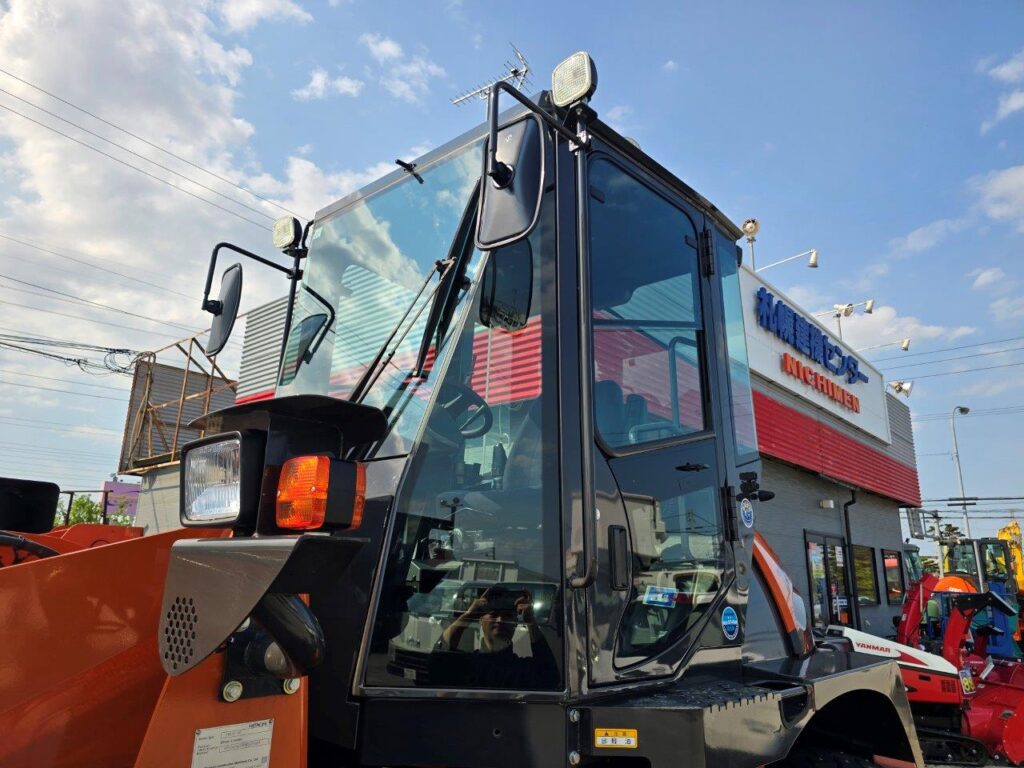 平成6年　日立　ZW80S-5B　0.9㎥　ダブルヒーター仕様・スノースパイクタイヤ★使用時間143時間！★（車検令和8年11月）