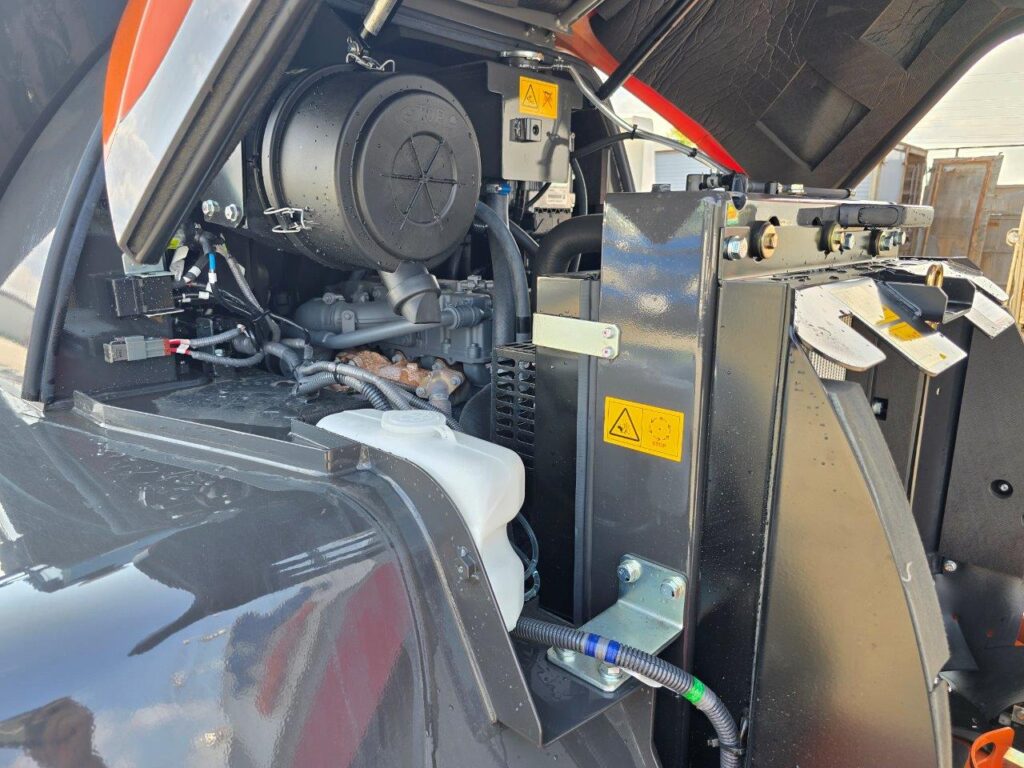 平成6年　日立　ZW80S-5B　0.9㎥　ダブルヒーター仕様・スノースパイクタイヤ★使用時間143時間！★（車検令和8年11月）