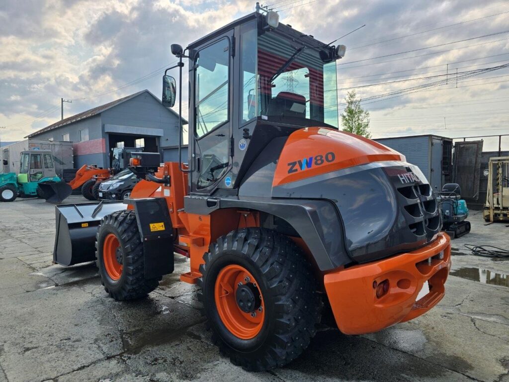 平成6年　日立　ZW80S-5B　0.9㎥　ダブルヒーター仕様・スノースパイクタイヤ★使用時間143時間！★（車検令和8年11月）