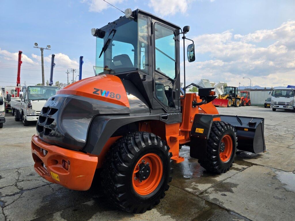 平成6年　日立　ZW80S-5B　0.9㎥　ダブルヒーター仕様・スノースパイクタイヤ★使用時間143時間！★（車検令和8年11月）