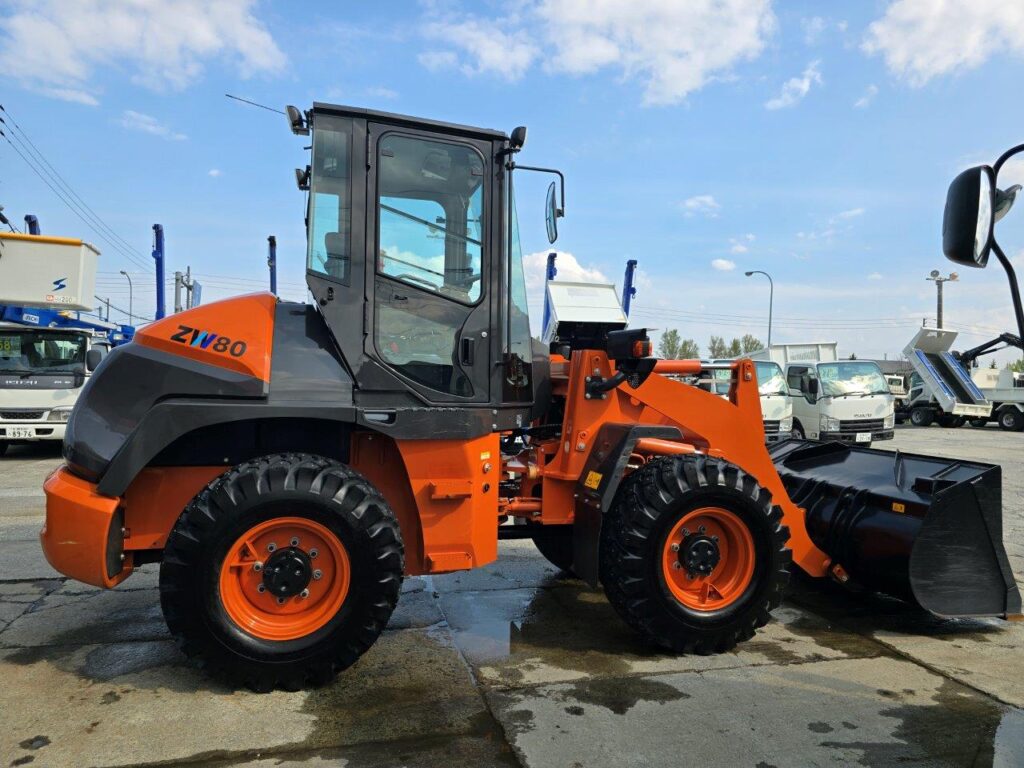 平成6年　日立　ZW80S-5B　0.9㎥　ダブルヒーター仕様・スノースパイクタイヤ★使用時間143時間！★（車検令和8年11月）