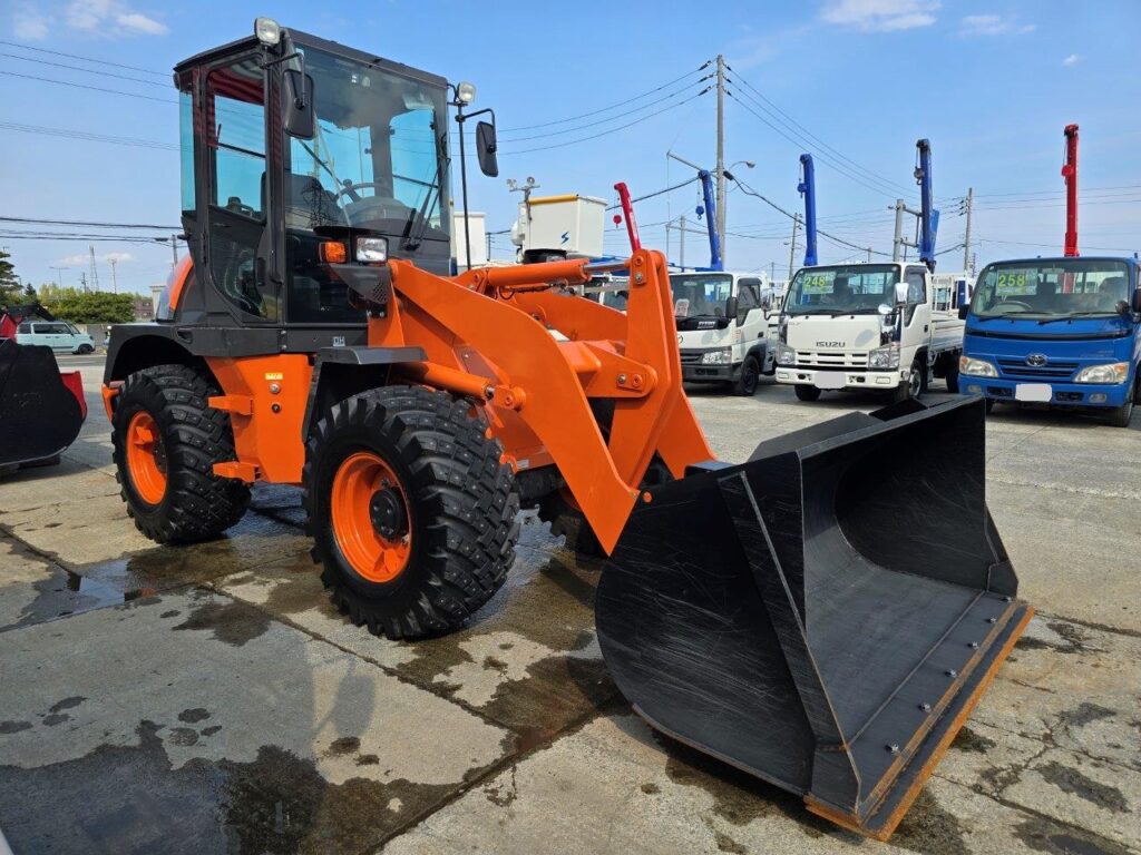 平成6年　日立　ZW80S-5B　0.9㎥　ダブルヒーター仕様・スノースパイクタイヤ★使用時間143時間！★（車検令和8年11月）