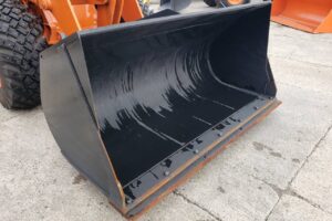 サムネイル: 令和6年　日立　ZW80S-5B　0.9㎥　ダブルヒーター仕様・スノースパイクタイヤ★使用時間146時間！★（車検令和8年11月）