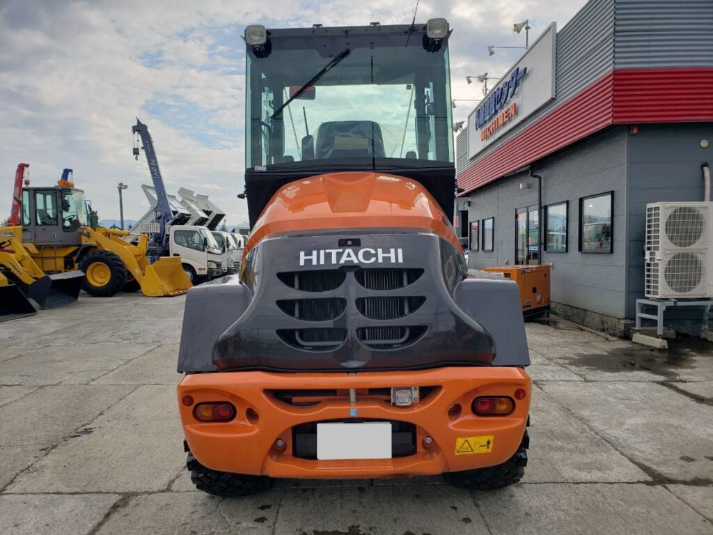 令和6年　日立　ZW80S-5B　0.9㎥　ダブルヒーター仕様・スノースパイクタイヤ★使用時間146時間！★（車検令和8年11月）