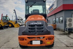 サムネイル: 令和6年　日立　ZW80S-5B　0.9㎥　ダブルヒーター仕様・スノースパイクタイヤ★使用時間146時間！★（車検令和8年11月）