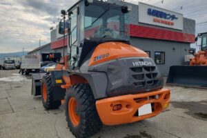 サムネイル: 令和6年　日立　ZW80S-5B　0.9㎥　ダブルヒーター仕様・スノースパイクタイヤ★使用時間146時間！★（車検令和8年11月）