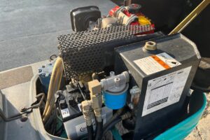 サムネイル: 平成7年　コマツ　PC02-1A　0.01㎥　油圧配管付・★使用時間584時間！★
