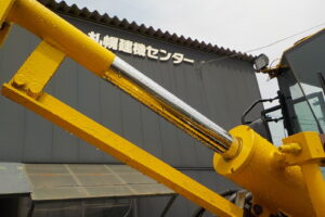 サムネイル: 平成21年　コマツ　ホイールローダー　WA100-5Y　★スノウプラウ★ノーマルバケット付★Wキャビン★車検令和7年11月★