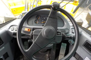 サムネイル: 平成21年　コマツ　ホイールローダー　WA100-5Y　★スノウプラウ★ノーマルバケット付★Wキャビン★車検令和7年11月★