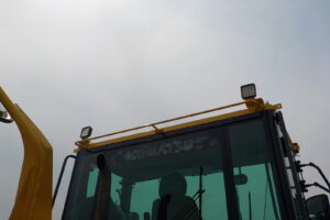 サムネイル: 平成21年　コマツ　ホイールローダー　WA100-5Y　★スノウプラウ★ノーマルバケット付★Wキャビン★車検令和7年11月★