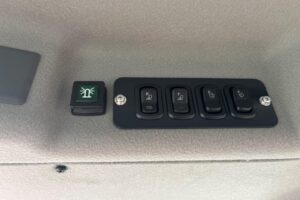 サムネイル: 令和6年　クボタ　R430M　ちょい乗り2024年モデル　0.4㎥　スノータイヤ・盗難防止装置・★使用時間50時間！★