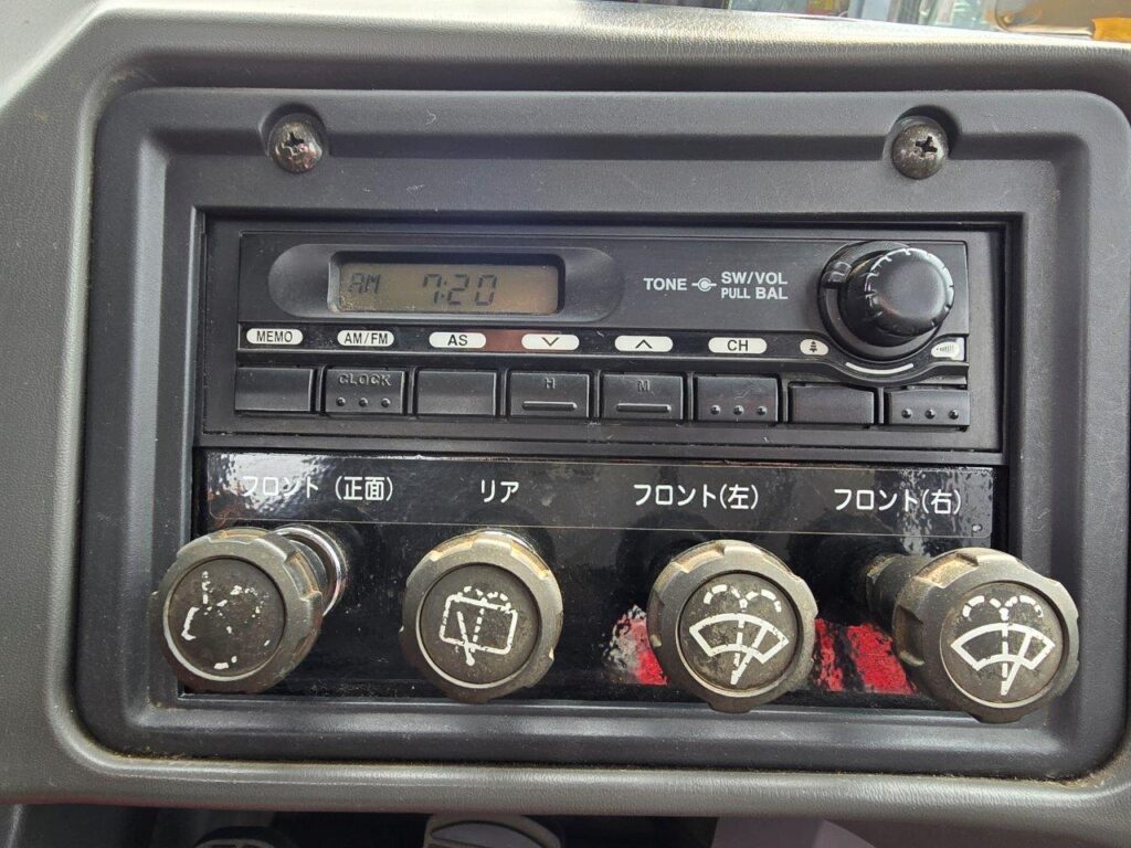 平成21年　カワサキ　55DV　1.6㎥　Wキャビン・ワンタッチ式スノウプラウ付・スノースパイク（車検令和7年10月）