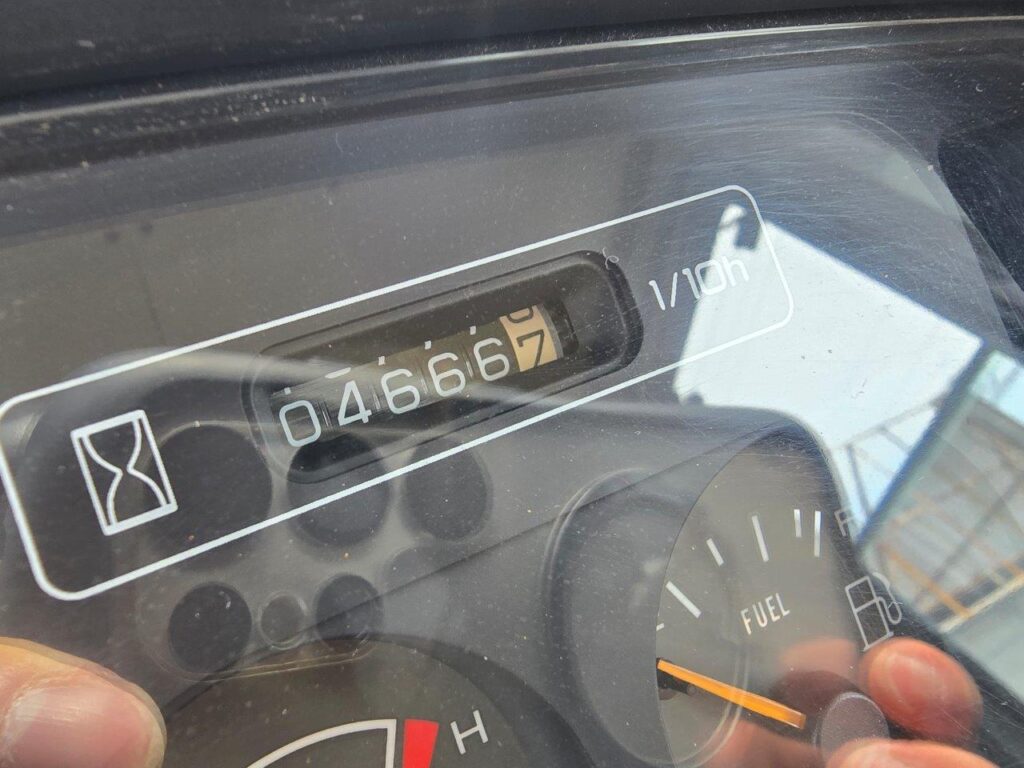 平成21年　カワサキ　55DV　1.6㎥　Wキャビン・ワンタッチ式スノウプラウ付・スノースパイク（車検令和7年10月）