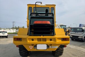 サムネイル: 平成21年　カワサキ　55DV　1.6㎥　Wキャビン・ワンタッチ式スノウプラウ付・スノースパイク（車検令和7年10月）