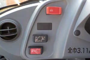 サムネイル: 平成28年　日立　ホイールローダー　ZW120-5B　★スノウプラウ★ノーマルバケット有★Wキャビン★使用時間約2810HR★車検令和8年9月★