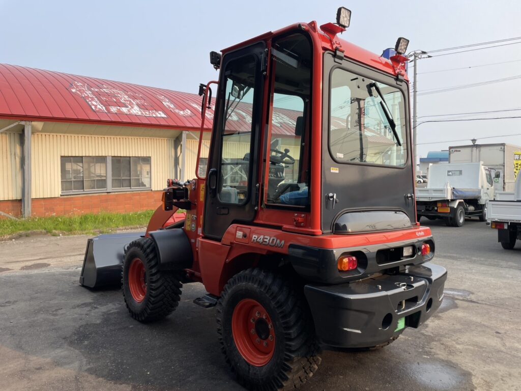 令和6年　クボタR430M　0.4㎥　使用時間35HR‼　スノータイヤ装着　バケット幅158cm