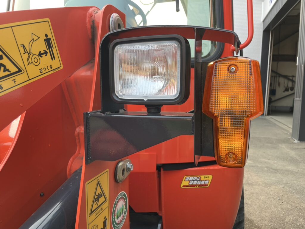 令和6年　クボタR430M　0.4㎥　使用時間35HR‼　スノータイヤ装着　バケット幅158cm