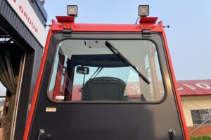 サムネイル: 令和6年　クボタR430M　0.4㎥　使用時間35HR‼　スノータイヤ装着　バケット幅158cm