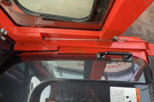 サムネイル: 令和6年　クボタR430M　0.4㎥　使用時間35HR‼　スノータイヤ装着　バケット幅158cm