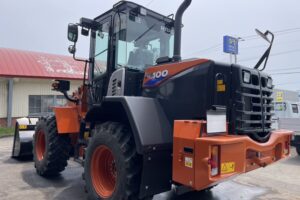 サムネイル: 令和6年　日立ZW100-6　1.3㎥　検令和8年11月　バケット幅234cm　使用時間334HR！　スパイク　