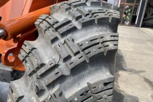 サムネイル: 令和6年　日立ZW100-6　1.3㎥　検令和8年11月　バケット幅234cm　使用時間334HR！　スパイク　
