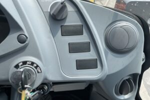 サムネイル: 令和6年　日立ZW100-6　1.3㎥　検令和8年11月　バケット幅234cm　使用時間334HR！　スパイク　
