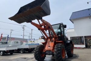 サムネイル: 令和6年　日立ZW100-6　1.3㎥　検令和8年11月　バケット幅234cm　使用時間334HR！　スパイク　