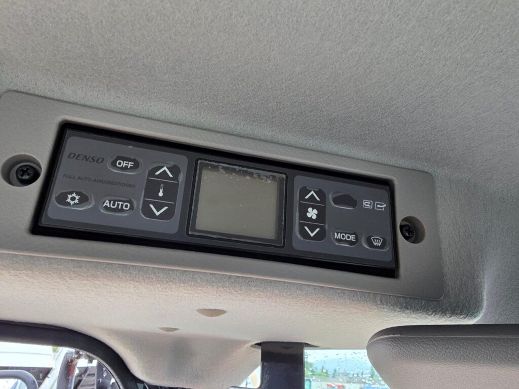 令和7年　日立　ZW100-6　1.3㎥　★スノースパイクタイヤ装着車・使用時間73時間！★（車検令和9年1月）