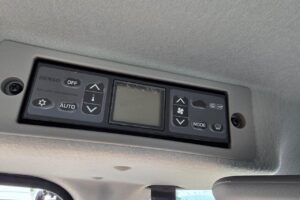 サムネイル: 令和7年　日立　ZW100-6　1.3㎥　★スノースパイクタイヤ装着車・使用時間73時間！★（車検令和9年1月）