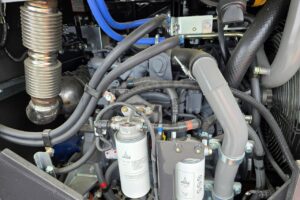 サムネイル: 令和7年　日立　ZW100-6　1.3㎥　★スノースパイクタイヤ装着車・使用時間73時間！★（車検令和9年1月）