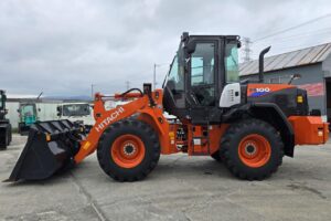 サムネイル: 令和7年　日立　ZW100-6　1.3㎥　★スノースパイクタイヤ装着車・使用時間73時間！★（車検令和9年1月）